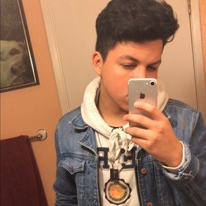 Meet your Posher, Cesar